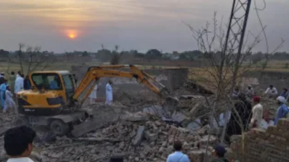 পাকিস্তানে নিরাপত্তা চৌকিতে গাড়ি বোমা হামলা, ১২ পুলিশ সদস্য নিহত
