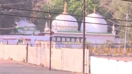 ভারতের ঐতিহাসিক কামাল মওলা মসজিদকে মন্দির ঘোষণা

