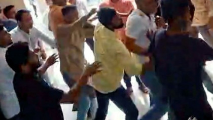 বেলকুচিতে ইউএনও কার্যালয়ে ইজারাদারকে গণপিটুনি, হাসপাতালে ভর্তি