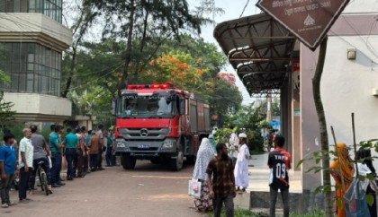খুলনা মেডিকেল হাসপাতালে ভয়াবহ আগুন, অবশেষে নিয়ন্ত্রণে