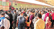 নাড়ির টানে কমলাপুরে ভিড়