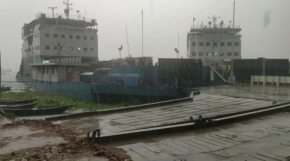 দৌলতদিয়া-পাটুরিয়ায় ফেরি-লঞ্চ বন্ধ, ঈদযাত্রীদের দুর্ভোগ