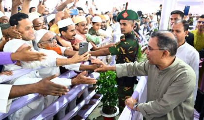 ঈদগাহে প্রধানমন্ত্রীর সঙ্গে মুসল্লিদের শুভেচ্ছা বিনিময়