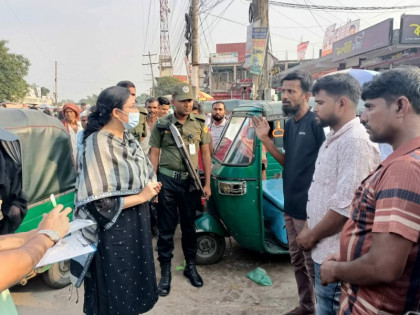 অতিরিক্ত ভাড়া আদায়, ৪ সিএনজি চালককে জরিমানা