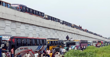 যমুনা সেতুতে দুর্ঘটনা, ৫ কিমি যানজট