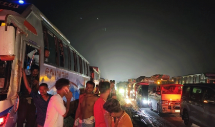 যমুনা সেতুতে ২৩ ঘণ্টায় ২৪ দুর্ঘটনা, ঢাকামুখী মহাসড়কে চরম ভোগান্তি