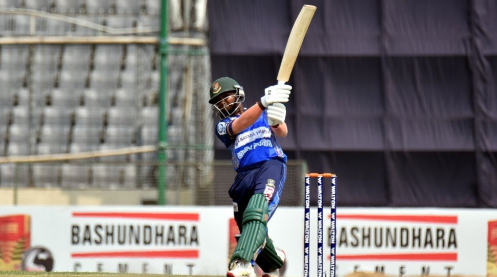 এবার ১৩ ছক্কায় সোহানের দ্রুততম সেঞ্চুরির রেকর্ড