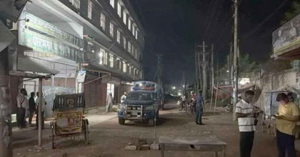 ছেলেকে মাদরাসায় রাখতে যাচ্ছিলেন বাবা, পথে গুলি করে হত্যা