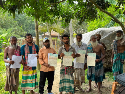 ২৫ বছরেও মেলেনি রাস্তা, ভোগান্তিতে ২৫ পরিবার
