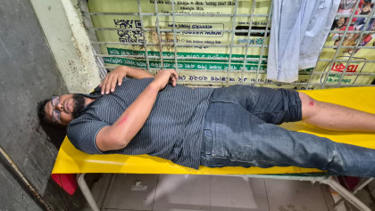 সাভারে হামলা চালিয়ে ওয়ারেন্টভুক্ত আসামি ছিনতাই, আহত দুই পুলিশ কর্মকর্তা