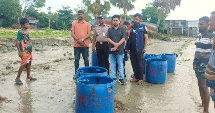 দশমিনায় ১৫ লাখ গলদা চিংড়ি ও বাগদা রেণু পাচার কালে জব্দ