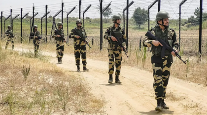 মারতে মারতে বাংলাদেশি যুবককে ধরে নিয়ে গেল বিএসএফ