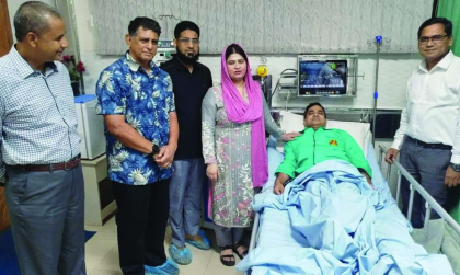 অসুস্থ রাষ্ট্রদূতকে দেখতে সিএমএইচে ডা. বিটু