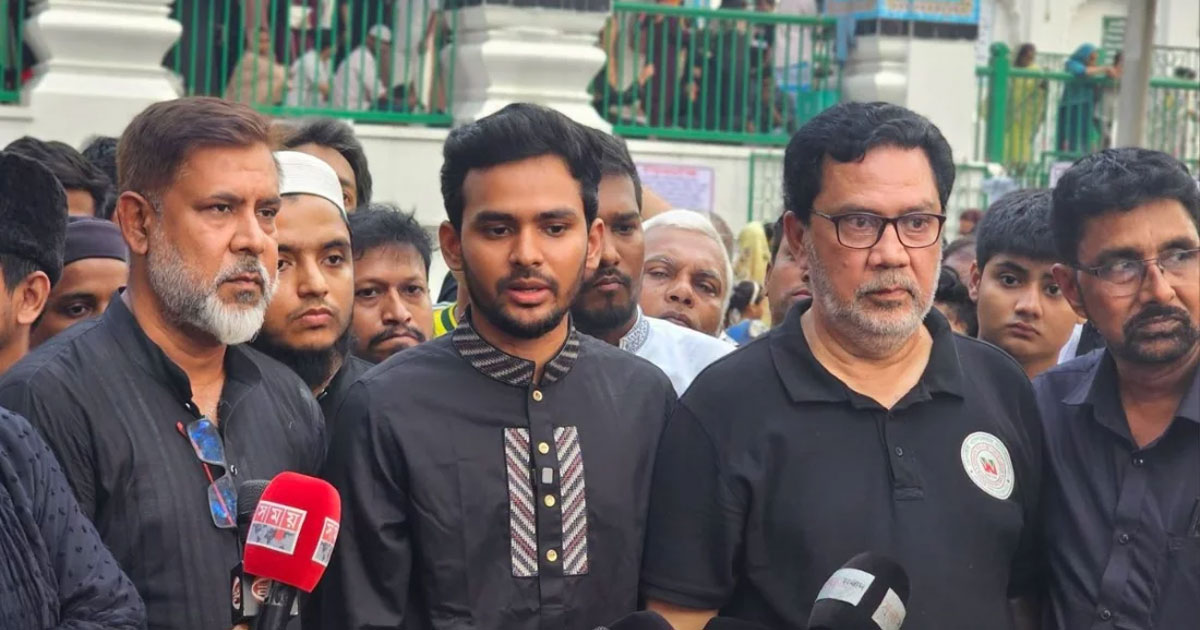 দেশের রাজনীতিতে আ. লীগ এখন অপ্রাসঙ্গিক: আসিফ মাহমুদ  