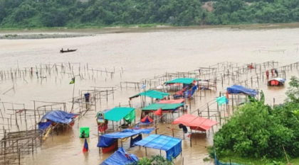 পাহাড়ি ঢলে জাফলংয়ে শতাধিক দোকান লণ্ডভণ্ড