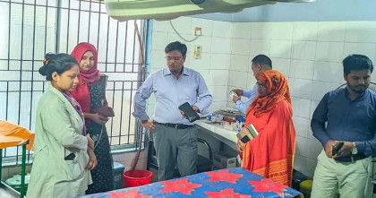 রংপুরে ক্লিনিকে অভিযান: লাইসেন্স নেই, মেয়াদোত্তীর্ণ চেতনানাশক ব্যবহার