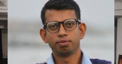 চলন্ত ট্রেনে পাথর নিক্ষেপ, চোখ হারালেন আইনজীবী