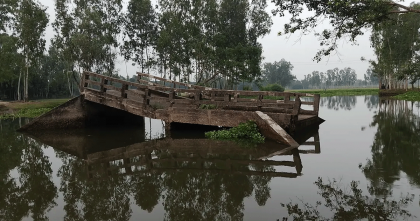এক যুগেও নির্মাণ হয়নি সেতু, সীমাহীন ভোগান্তিতে ২০ হাজার মানুষ