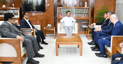 সাশ্রয়ী মূল্যে স্মার্টফোন ও ইন্টারনেট সেবা দেয়ার আহ্বান প্রধানমন্ত্রীর 