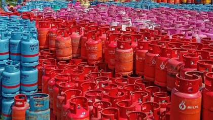 এক ধাপে ৩৫৭ টাকা কমল ১২ কেজি এলপিজির দাম, নতুন মূল্য ১,৫২৮ টাকা

