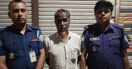 কুমিল্লায় ফুটপাতে ঘুমন্ত নারীকে ধর্ষণ, ভাইরাল ভিডিওর সূত্রে অভিযুক্ত গ্রেপ্তার 
