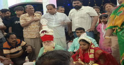 সাধুত্বের আড়ালে লালসা: ধামরাইয়ে ৭৫ বছরের বৃদ্ধের ২৫ বছরের যুবতী বিয়েতে চাঞ্চল্য 