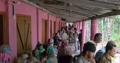 লামায় পাহাড় ও দেয়াল ধস: শিশুসহ পাঁচ জনের মৃত্যু