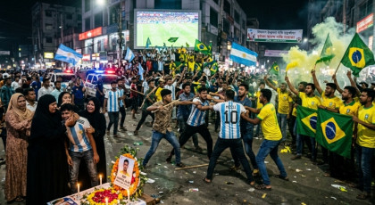 বিশ্বকাপ উন্মাদনা নাকি মৃত্যুফাঁদ?