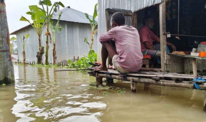 ভারি বৃষ্টিতে ৪ বিভাগে বন্যার শঙ্কা