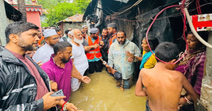 বাঁশখালীর বন্যার্ত মানুষের পাশে জামায়াত আমীর ডা.শফিকুর রহমান