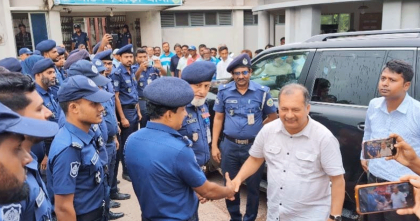 হামলা চালানো সেই আগৈলঝাড়া থানা পরিদর্শনে তথ্যমন্ত্রী