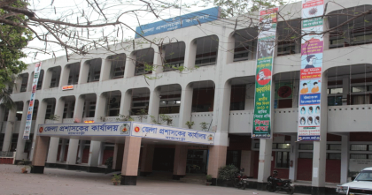 সন্ধ্যার পর শিক্ষার্থীদের বাইরে না থাকার বার্তা, ফেনীজুড়ে জেলা প্রশাসনের মাইকিং