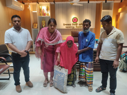 যমুনা ভাঙণে নিঃস্ব বৃদ্ধাকে সহায়তা ইউএনওর