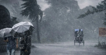 সাত জেলায় ৬০ কিলোমিটার বেগে ঝড়ের আভাস; নদীবন্দরে সতর্কতা  