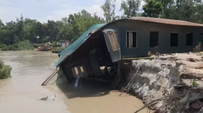 চৌহালীতে যমুনার ভাঙনে বিদ্যালয়সহ ১২ বসতঘর বিলীন
