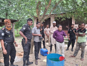 
চুয়াডাঙ্গায় অবৈধ টয়লেট্রিজ তৈরি, জরিমানা