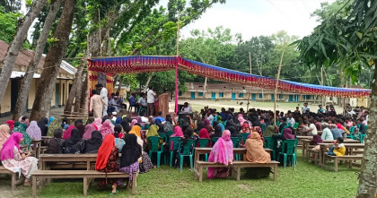 ক্লাস ফেলে সমাবেশ-মানববন্ধন, দিনভর পাঠদান বন্ধ