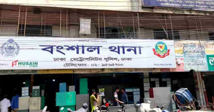 বংশাল থানার বিশেষ অভিযানে জুয়া খেলার অপরাধে গ্রেপ্তার ১৭