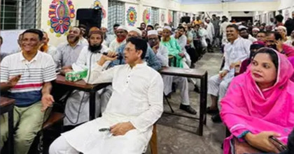 নেতাকর্মীদের পাশে বসেই বক্তব্য শুনলেন শিক্ষামন্ত্রী