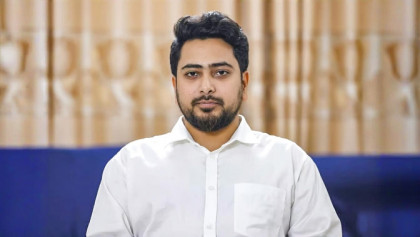 রবীন্দ্র-বন্দনায় নাহিদ ইসলাম; কমেন্টে অনুসারীদের তীব্র ক্ষোভ