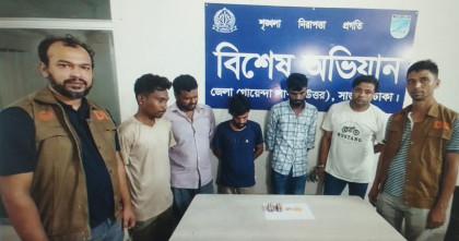 ঢাকায় ডিবির পৃথক অভিযানে ইয়াবাসহ ৫ জন আটক