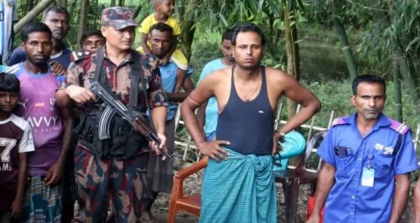বাংলাদেশিকে বিএসএফ নিয়ে যাওয়ায় ভারতীয়কে ধরে আনলো গ্রামবাসী