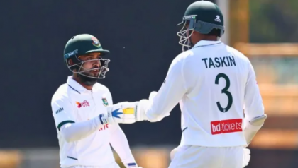 অস্ট্রেলিয়ায় বাংলাদেশের দাপট: ২১৯ রানের লিড নিয়ে মধ্যাহ্নভোজে মিরাজরা