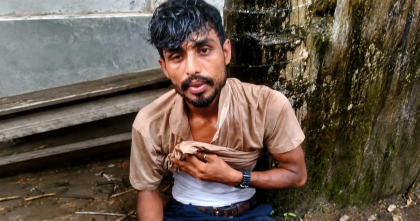 মানিকগঞ্জে ভুয়া পুলিশ পরিচয়ে তল্লাশির অভিযোগ, কথিত সোর্স আটক