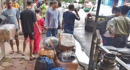 আতঙ্কে কলকাতা ছাড়ছেন বাংলাদেশিরা