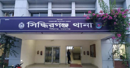 সিদ্ধিরগঞ্জে ফার্নিচারের নিচে চাপা পড়ে শিশুর মৃত্যু