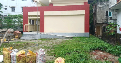 ভবন নির্মাণ শেষ, তবুও মূল ভবনে ফিরতে পারছে না কাঁচিঝুলি স্কুলের শিক্ষার্থীর
