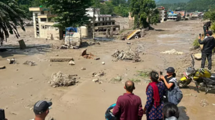 নেপালে পাহাড়ি ঢলে নিহত বেড়ে ৯৫