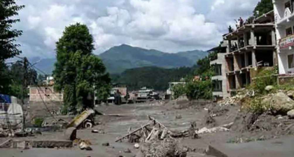 নেপালে ভয়াবহ বন্যা: ১৫০০ নিখোঁজ, ৮০০ জনই বিদেশি