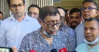 হবিগঞ্জ সদর হাসপাতালে স্বাস্থ্যমন্ত্রীর আকস্মিক পরিদর্শন